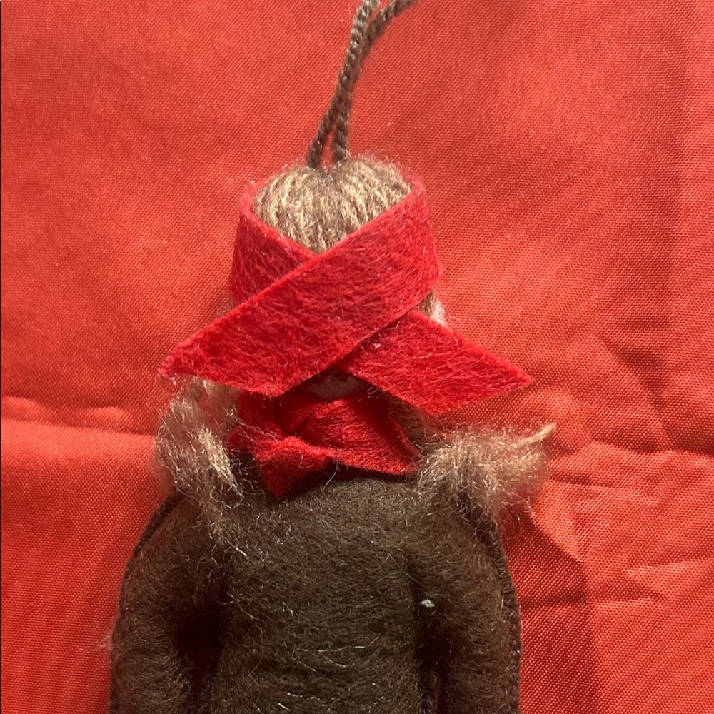 Willie Nelson doll Handmade Felt Ornament with Red Bandana - Picture 5 of 6